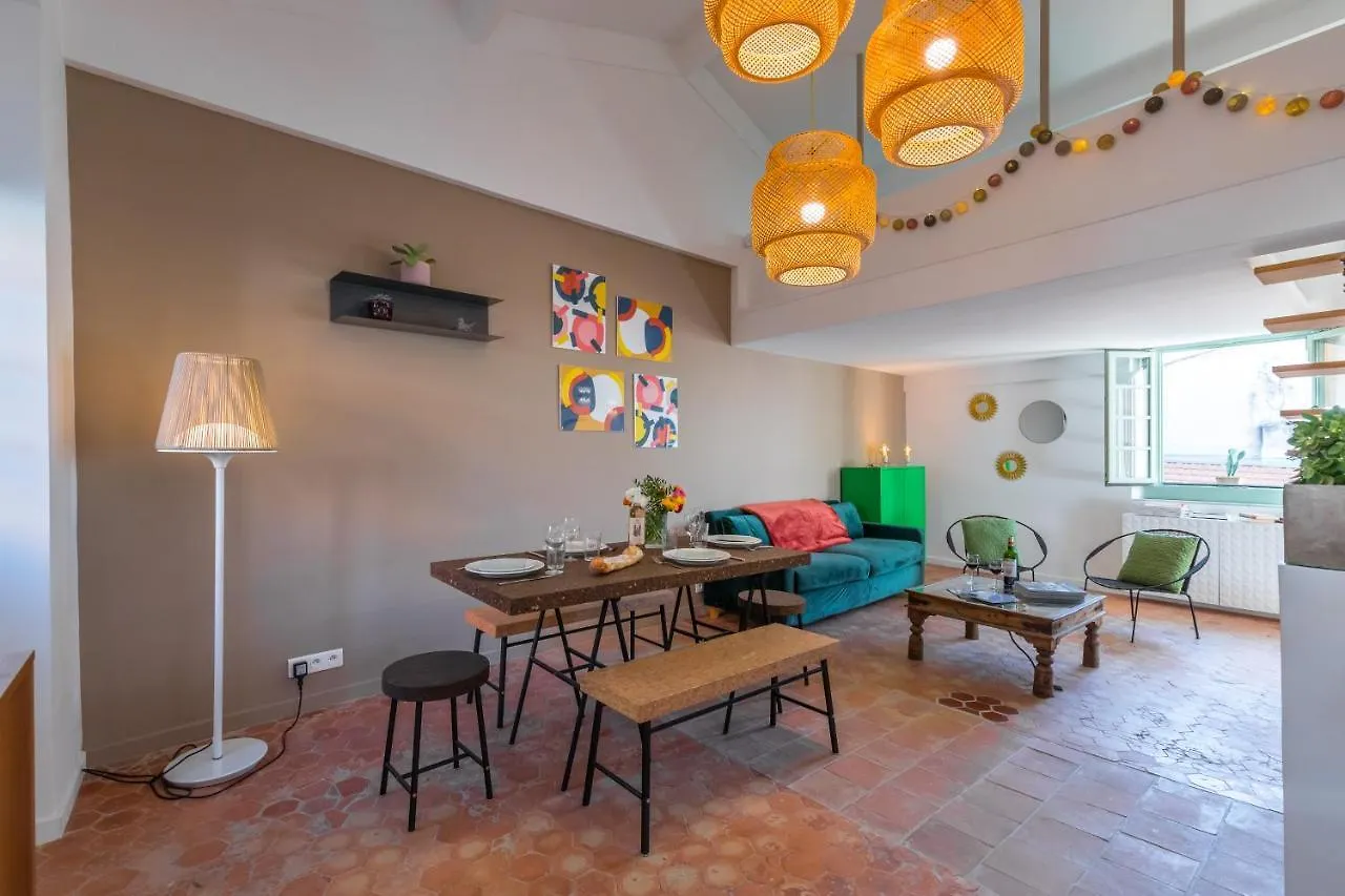 Le Chateau - The Most Beautiful Sight In Old Town, Private Terrace Nice Apartment